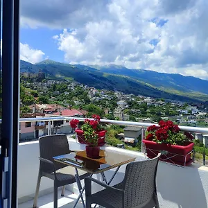 Quarto em Acomodações Particulares Vladimir Estate, Gjirokastër